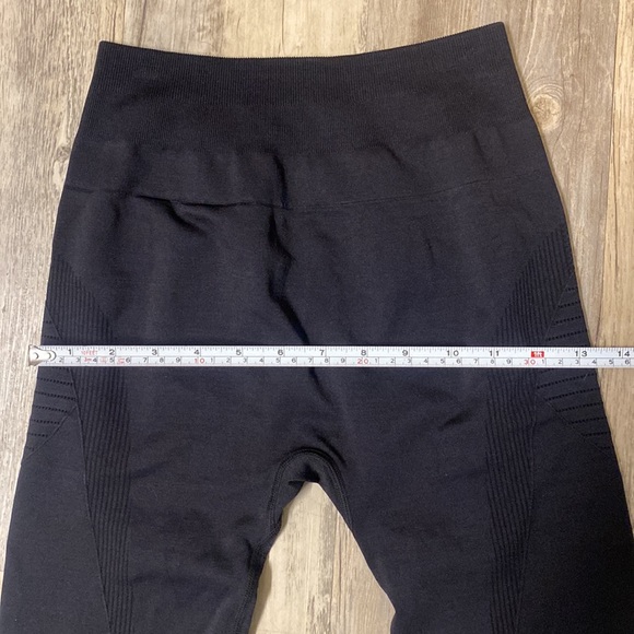 Alphalete Ozone Women’s Workout Leggings Black - Picture 13 of 14